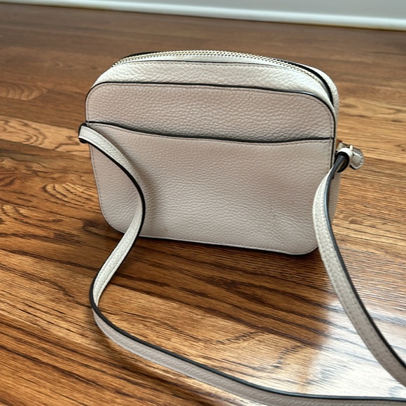 Coach small crossbody. - Picture 3 of 9